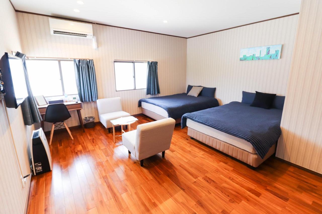 Condominium Hotel Mihama Upi Chatan Cameră foto