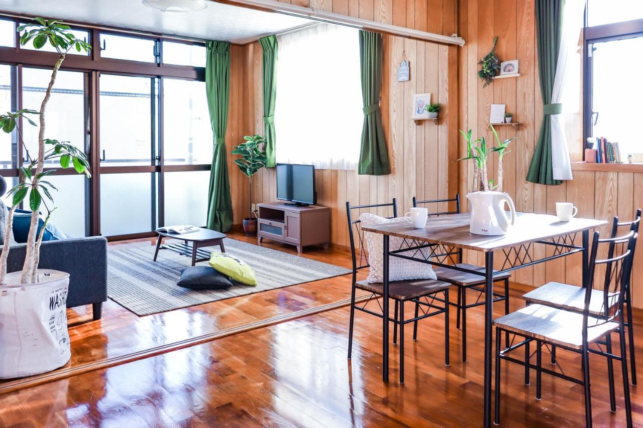 Condominium Hotel Mihama Upi Chatan Cameră foto