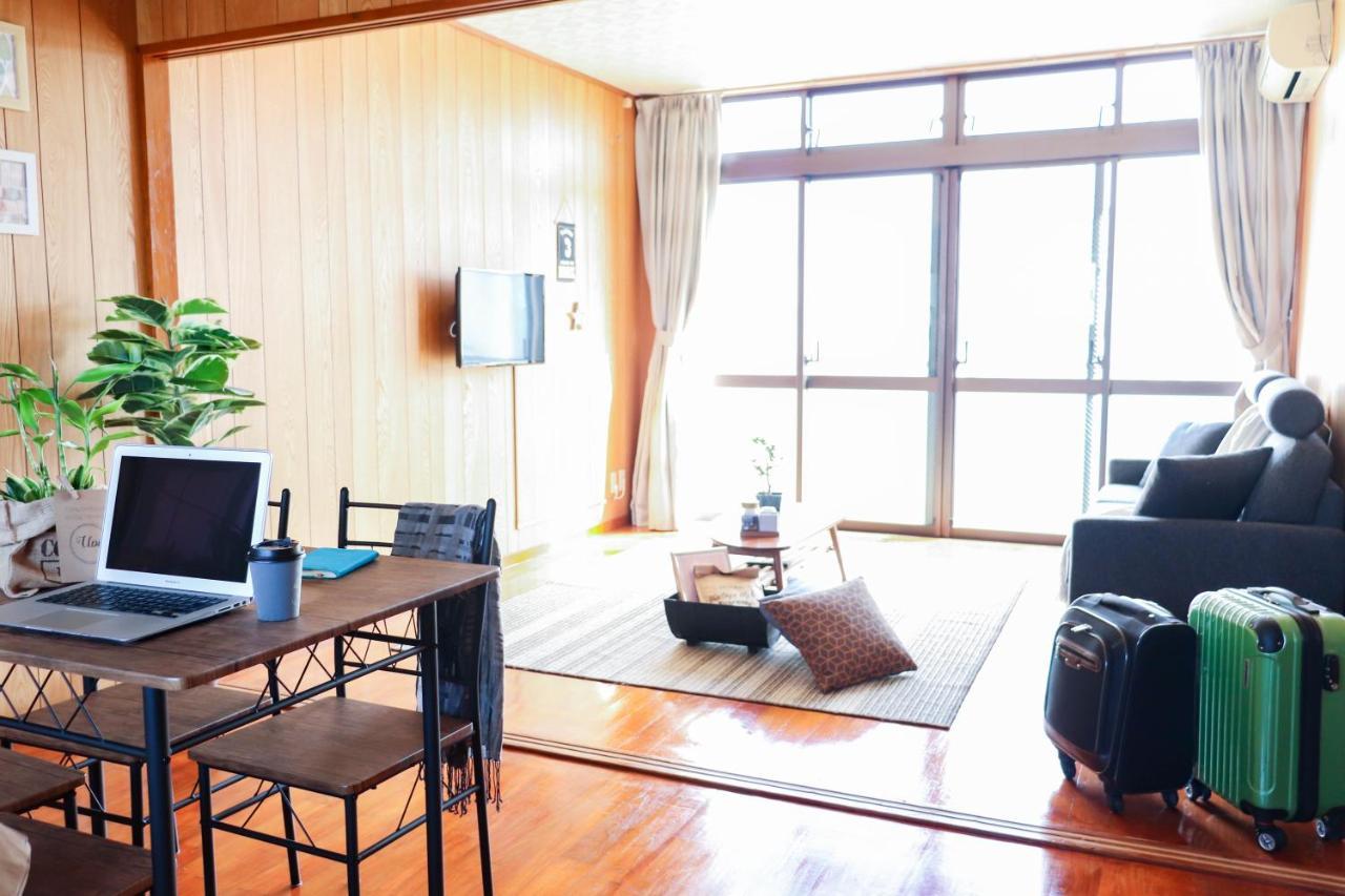 Condominium Hotel Mihama Upi Chatan Exterior foto